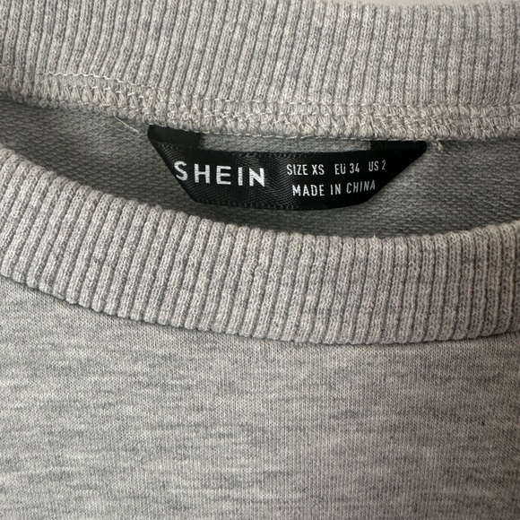 🍍3/$25 item Shein Gray Pullover - Picture 4 of 6